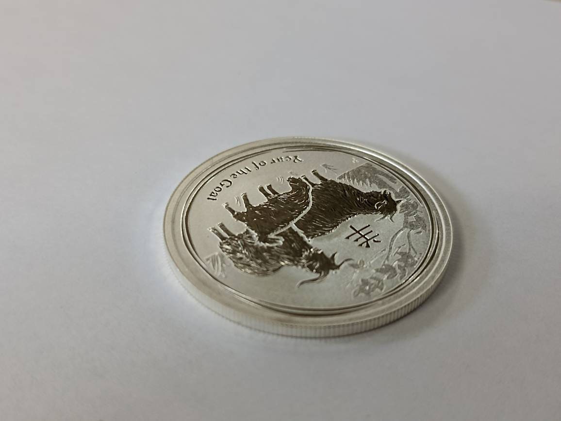 50 Cent Silver Coin Dedicated to Queen Elizabeth II - Incredible Design