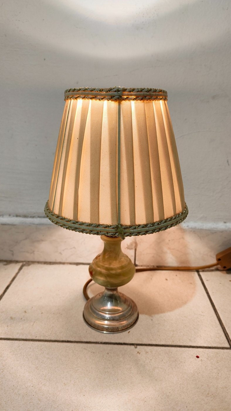 Lampada con Base in Argento 800 e Marmo Onice Verde - Eleganza e Raffinatezza Illuminano la Tua Casa