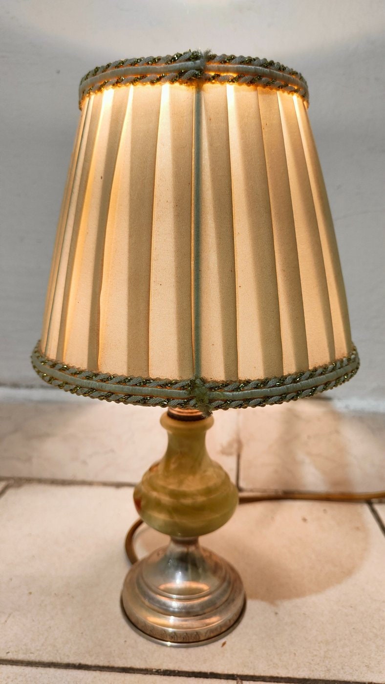 Lampada con Base in Argento 800 e Marmo Onice Verde - Eleganza e Raffinatezza Illuminano la Tua Casa