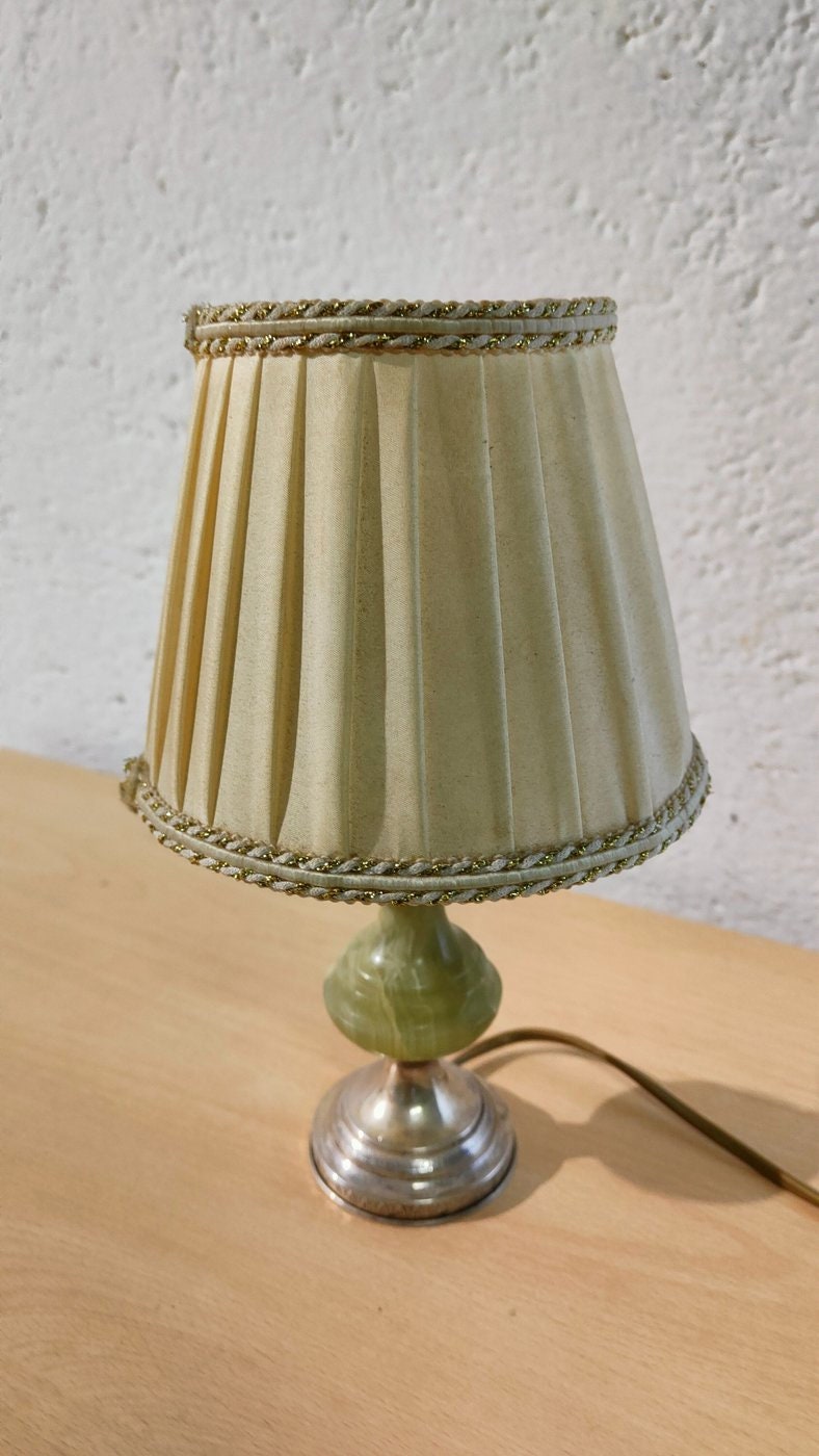 Lampada con Base in Argento 800 e Marmo Onice Verde - Eleganza e Raffinatezza Illuminano la Tua Casa