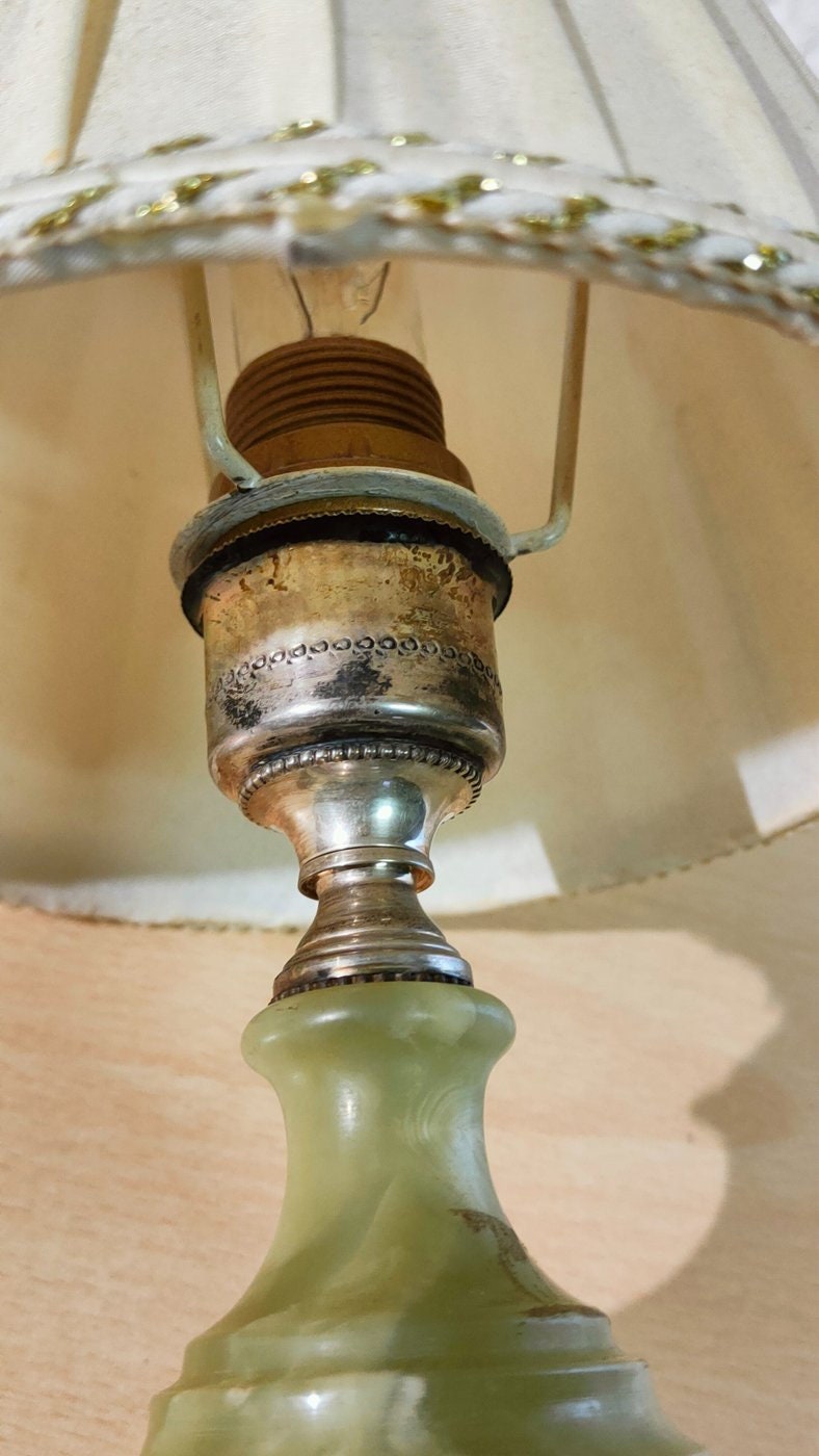 Lampada con Base in Argento 800 e Marmo Onice Verde - Eleganza e Raffinatezza Illuminano la Tua Casa