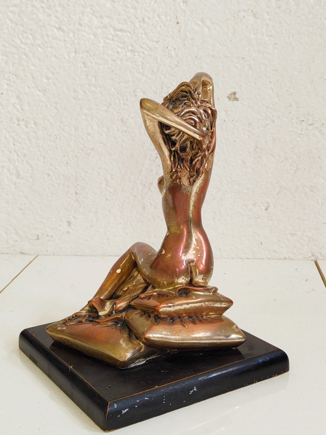 Scultura in Bronzo di Donna Nuda - Lamina d'Argento 925 - Base in Legno Nero - Opera d'Arte Elegante