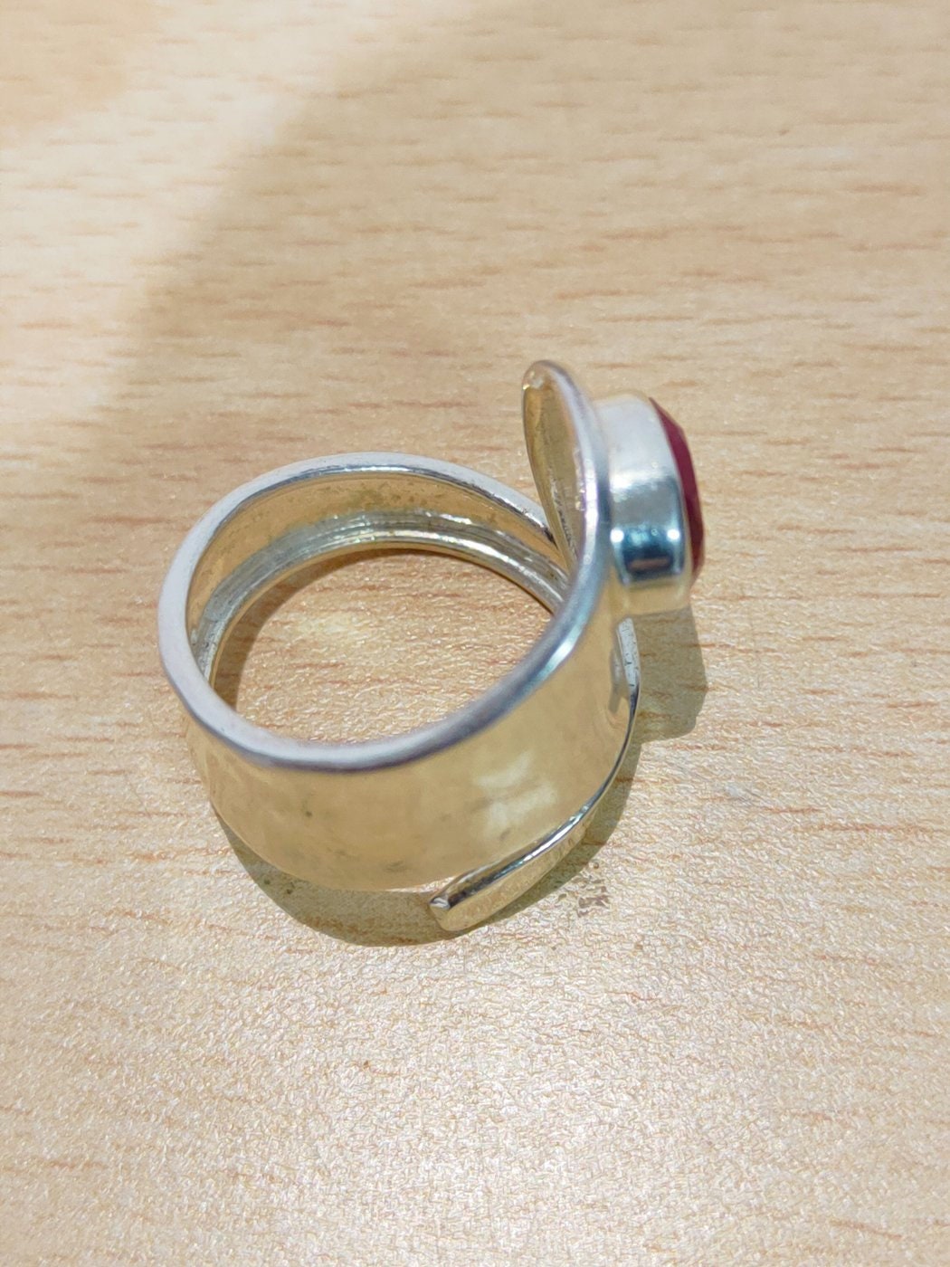 Anello in Argento 925 con Pietra Sintetica Rossa - Taglia Regolabile