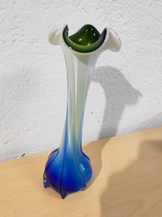 Vaso per Fiori in Vetro - Tre Colorazioni Disponibili: Verde, Blu e Bianco