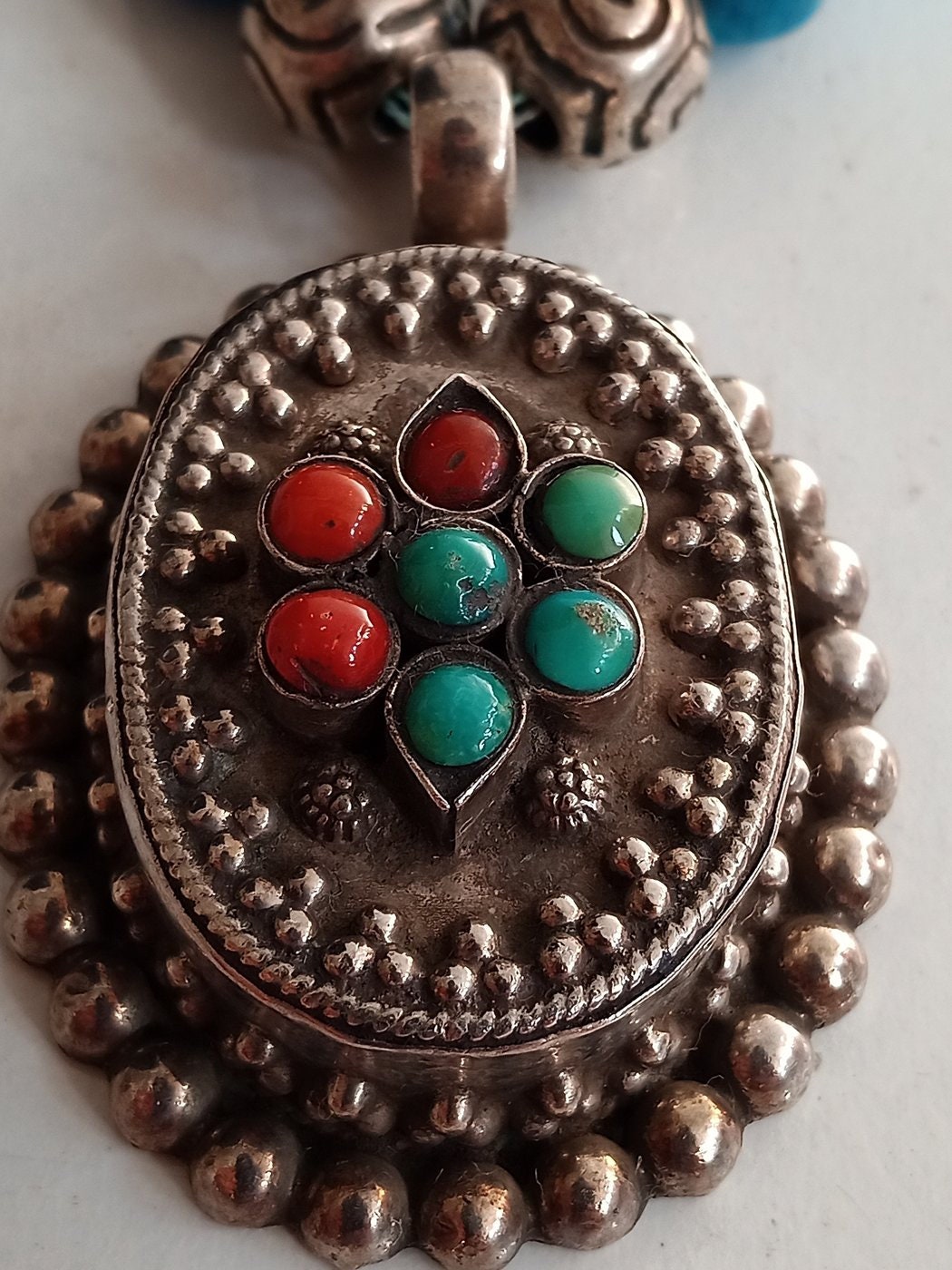 Collana con Pendente in Argento 925 e Pietre Minerali Blu - Eleganza Raffinata