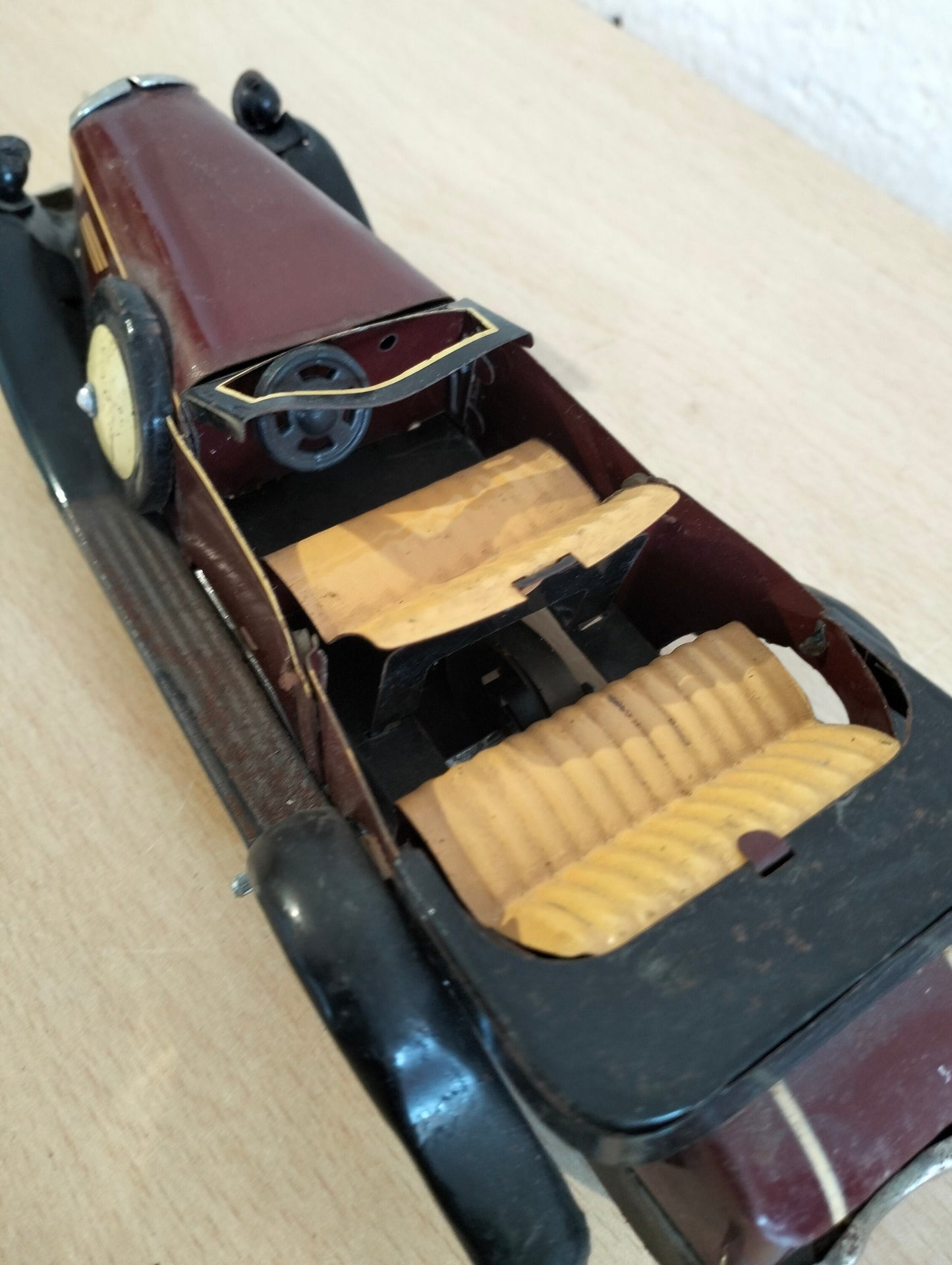 Modellino Auto in Latta Vintage Senza Chiave di Carica - Pezzo da Collezione