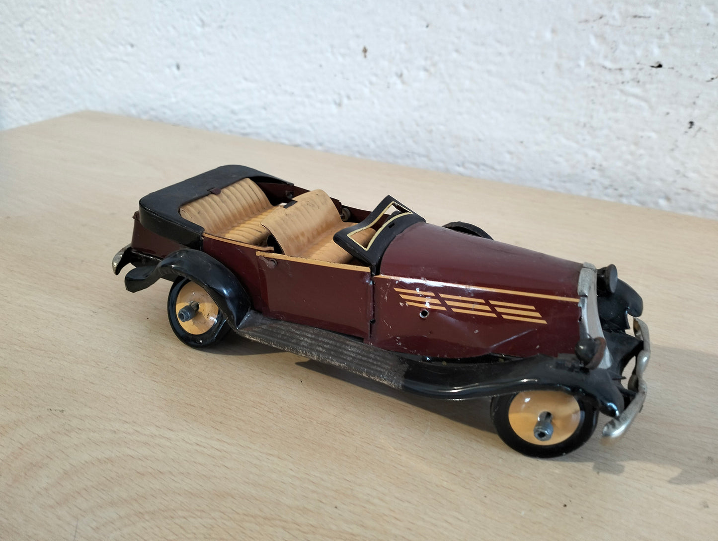 Modellino Auto in Latta Vintage Senza Chiave di Carica - Pezzo da Collezione