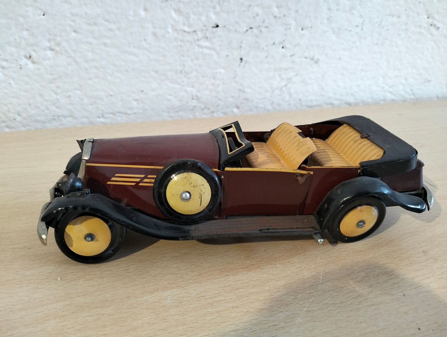 Modellino Auto in Latta Vintage Senza Chiave di Carica - Pezzo da Collezione