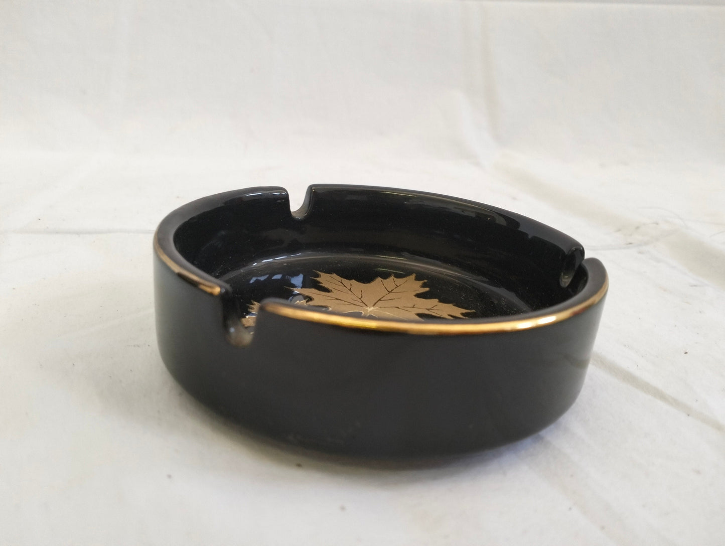 Canada Ceramic Ashtray - A Symbol of Beauty and Style
