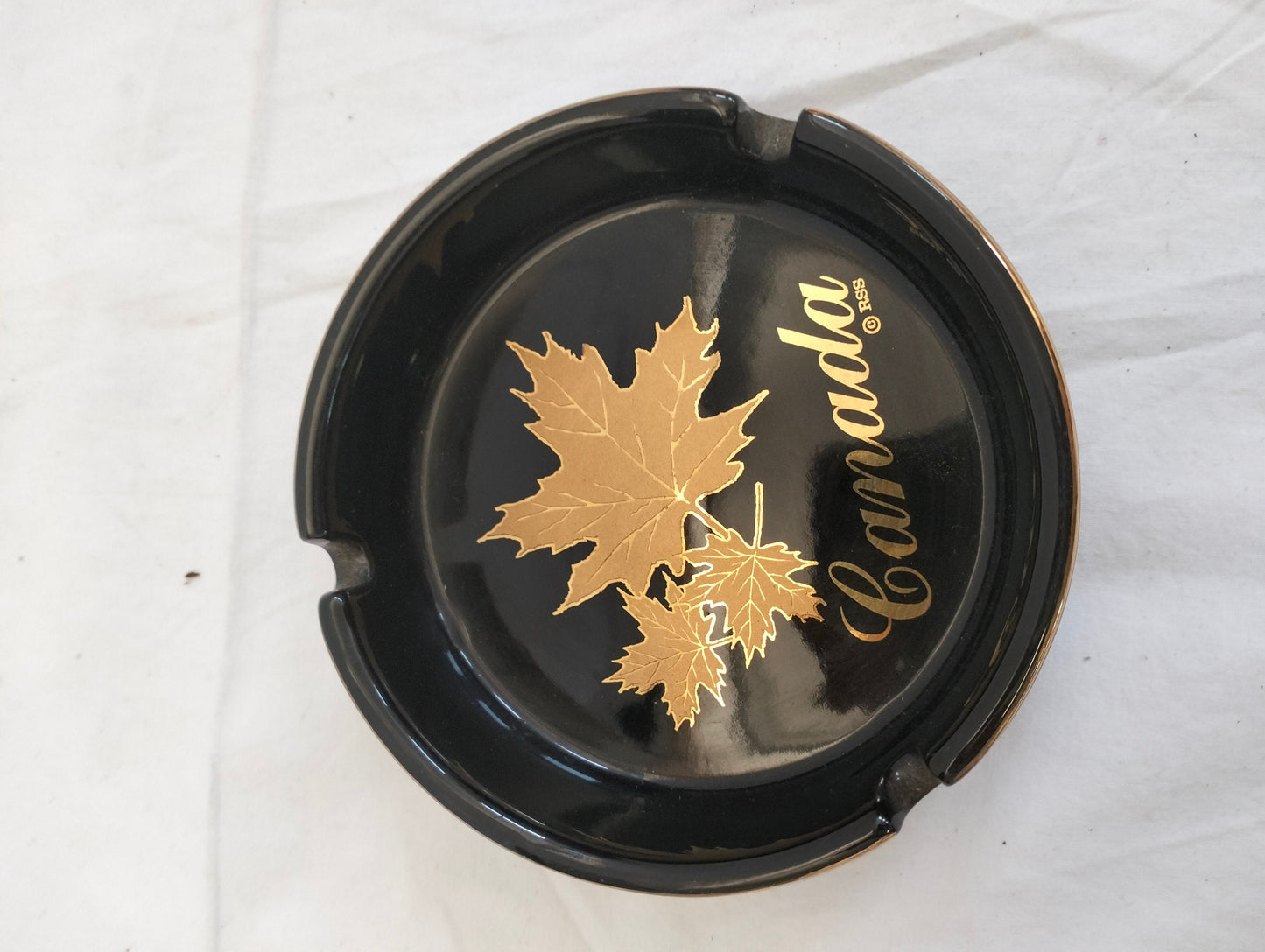 Canada Ceramic Ashtray - A Symbol of Beauty and Style