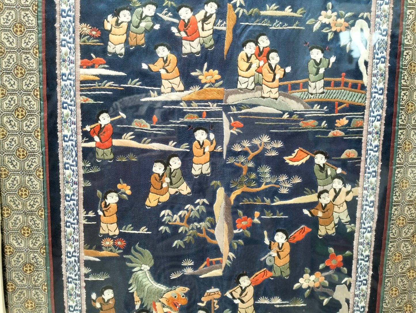 Tessuto batik africano con disegni di vita quotidiana hambro 185 x 51 cm