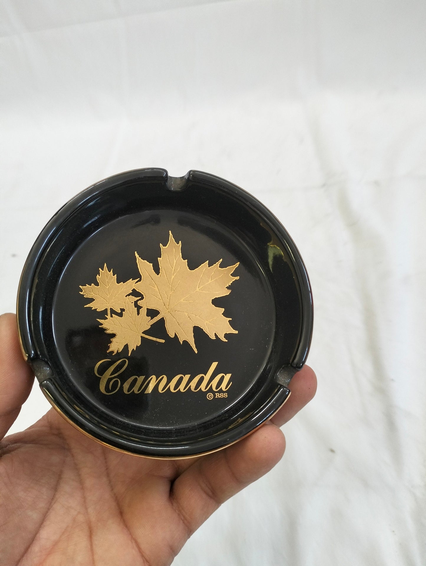 Canada Ceramic Ashtray - A Symbol of Beauty and Style