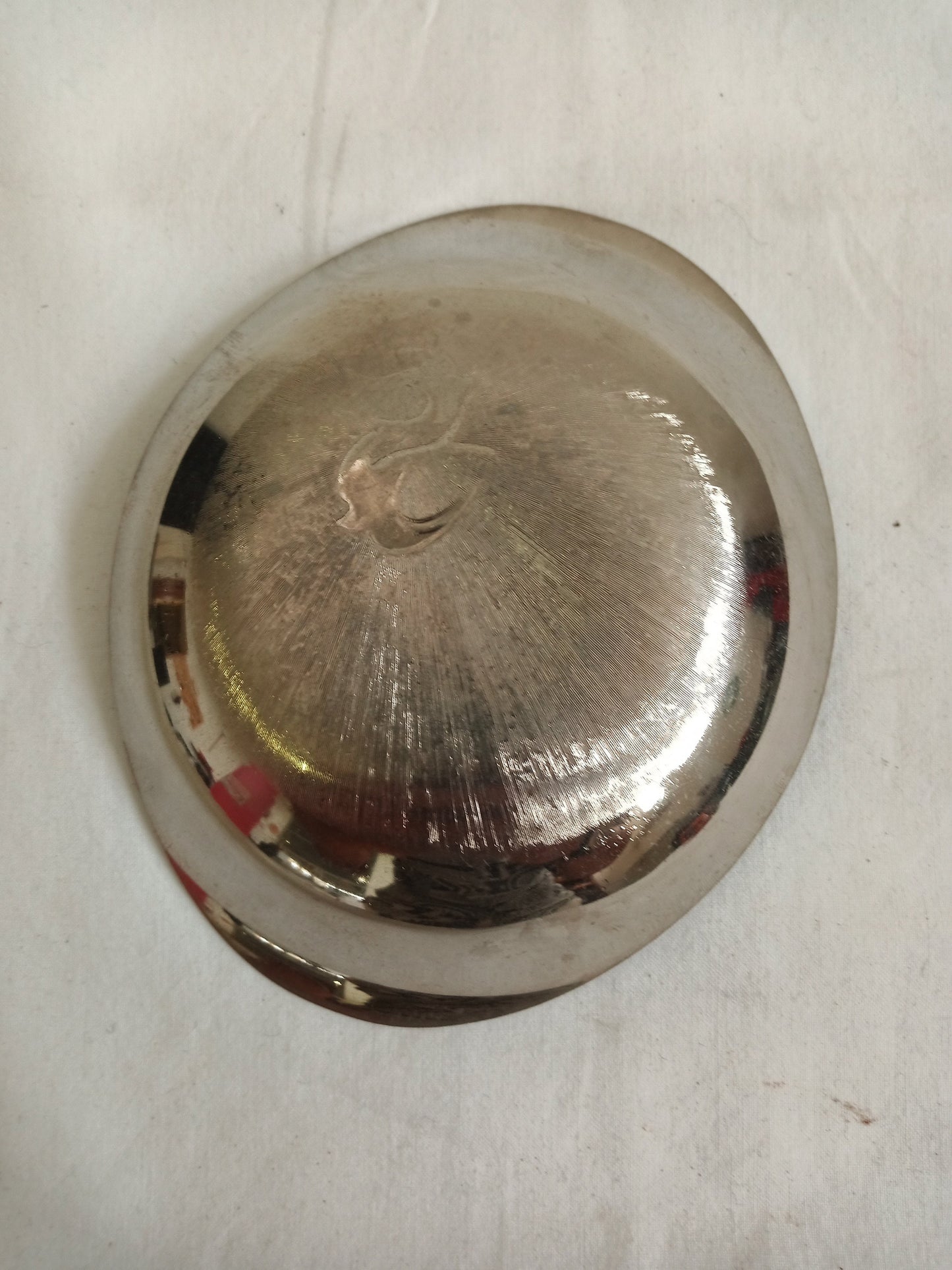 vintage tray in silver con rondini incise