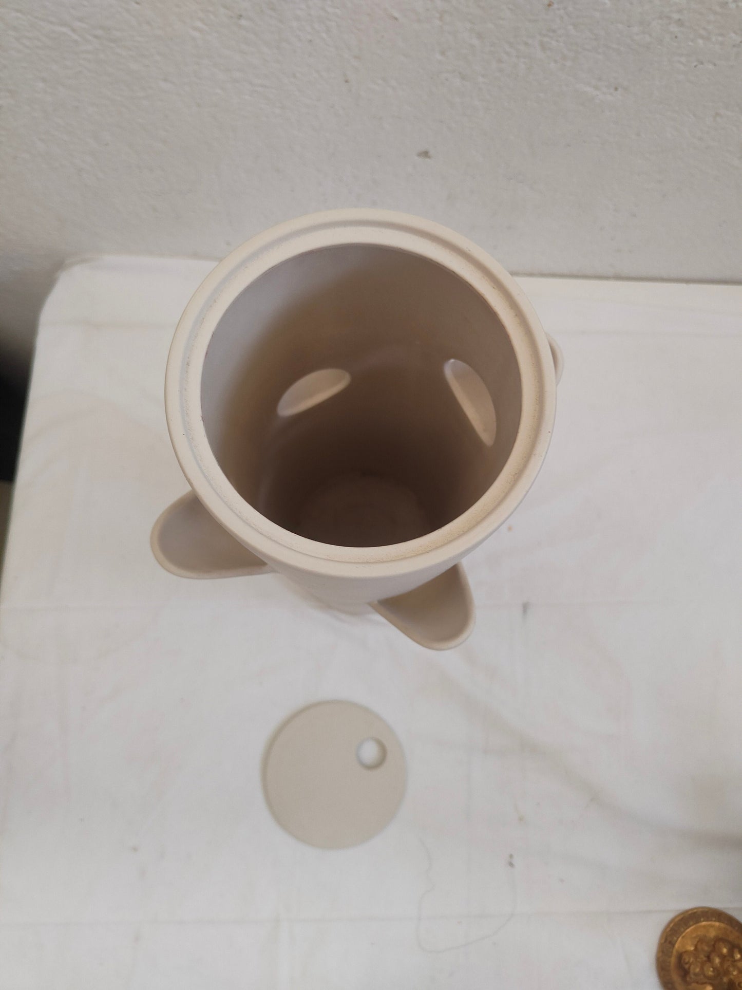 Fioriera Vintage IKEA PS Stock Olga Popyrina - Ceramica Bianca Bisque - Elegante Vaso da Tavolo