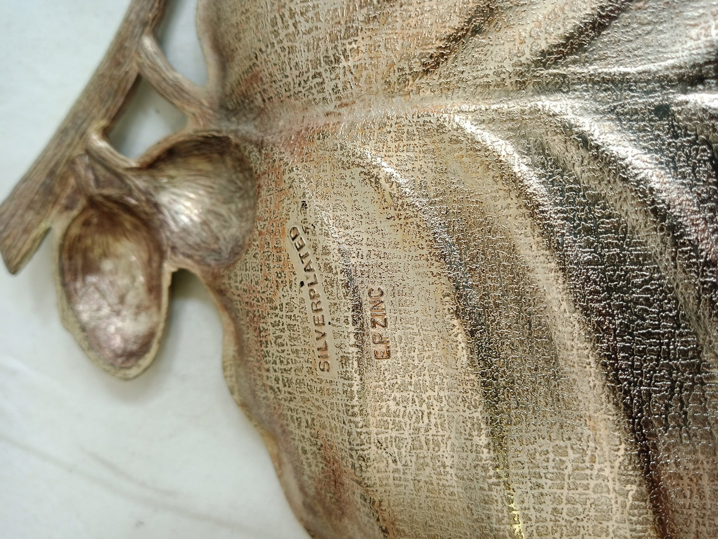 vintage tray in silver forma di foglia