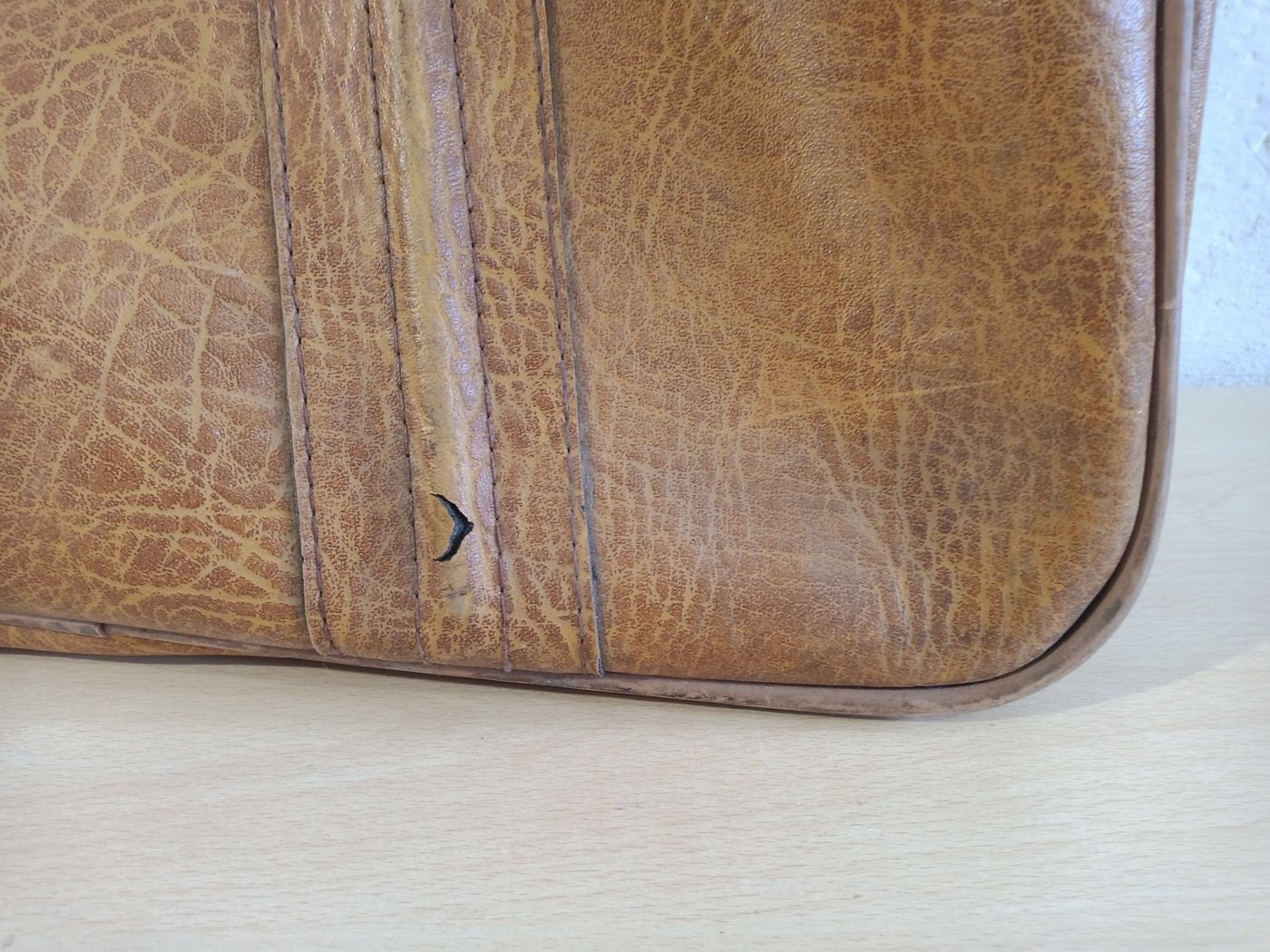 Valigia Vintage in Pelle degli Anni '70 - Autentico Stile Retro