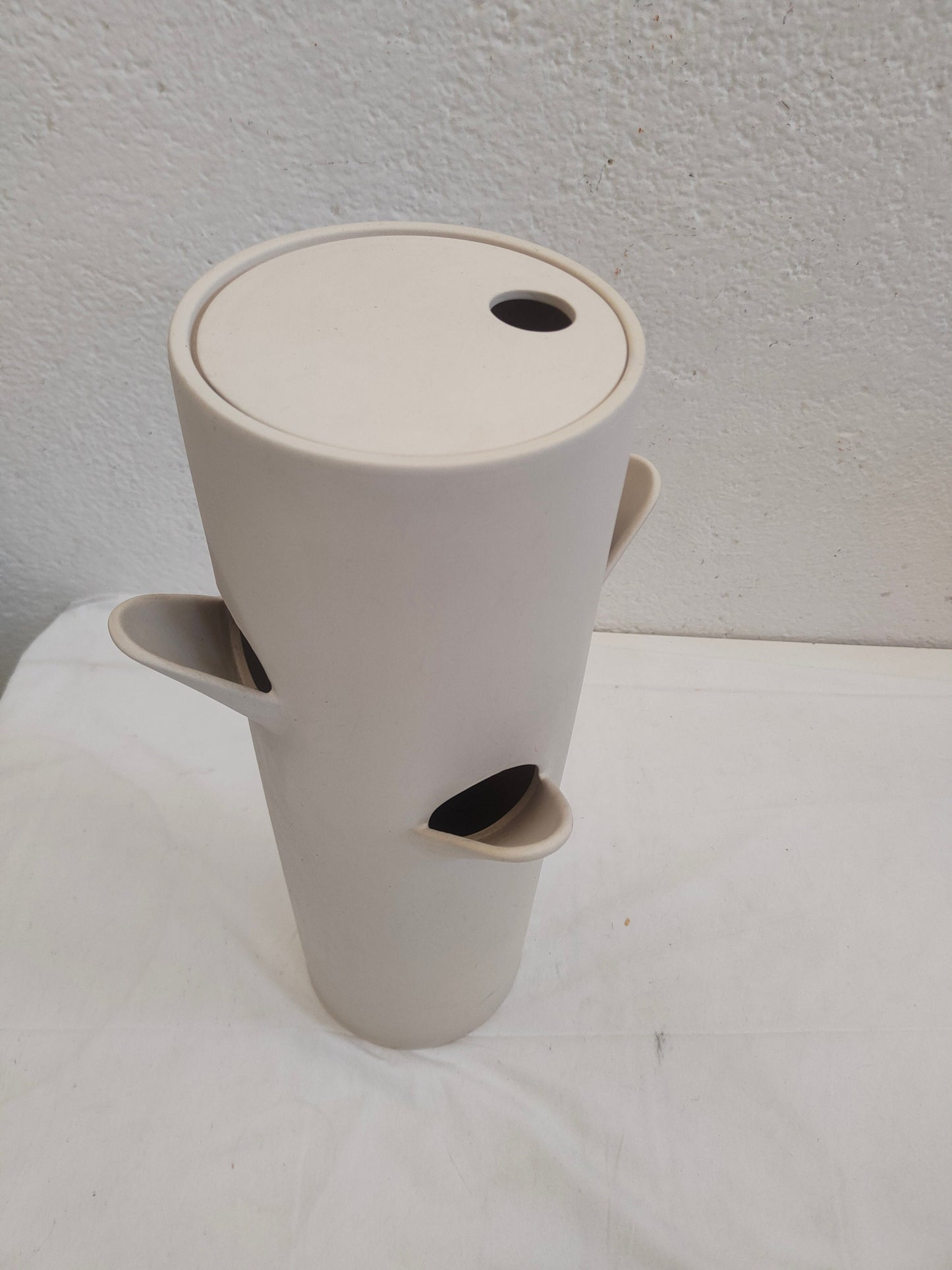Fioriera Vintage IKEA PS Stock Olga Popyrina - Ceramica Bianca Bisque - Elegante Vaso da Tavolo