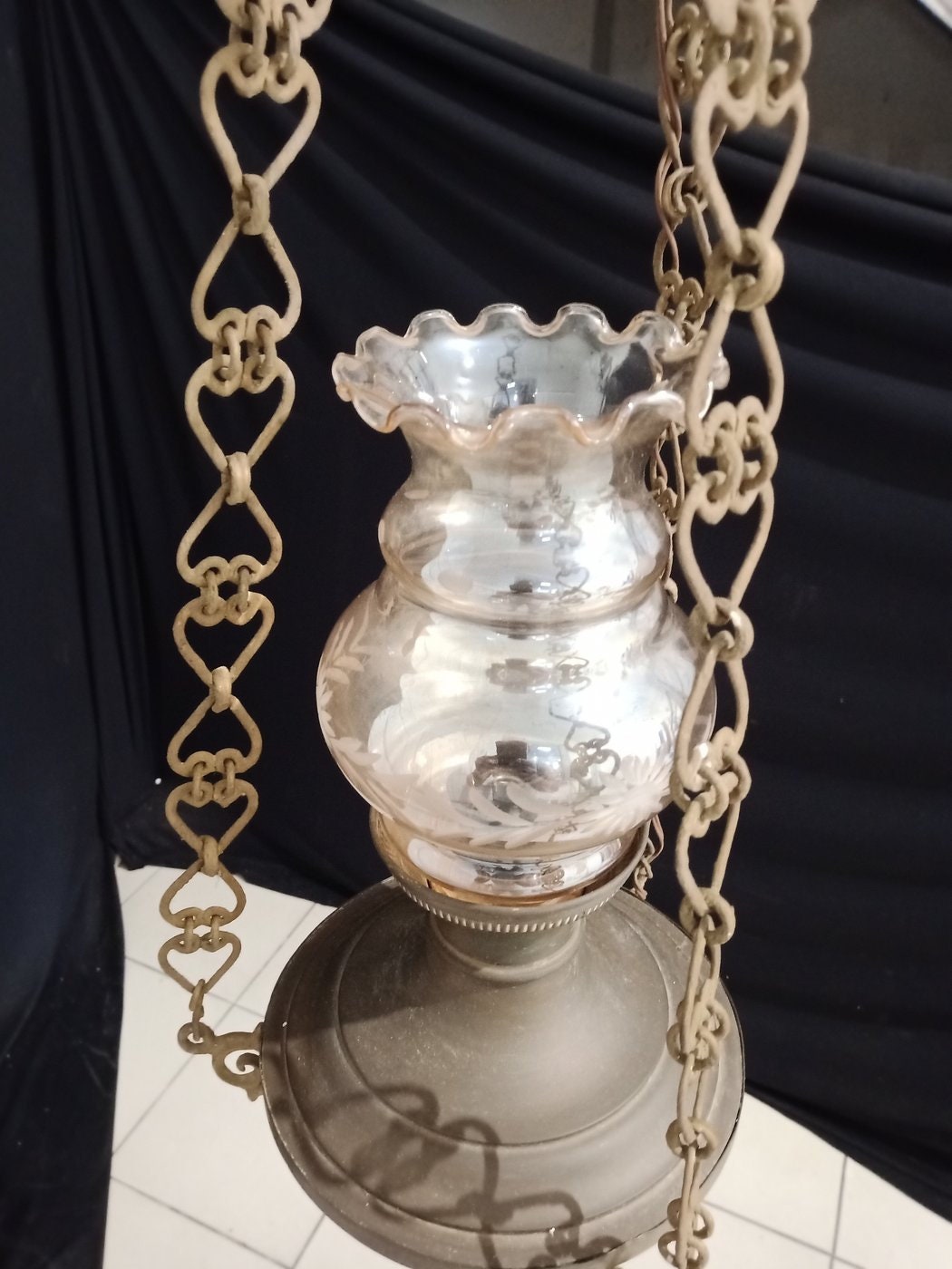 Lampadario Vintage in Rame e Ottone con Vetro - Un Pezzo di Storia Luminosa
