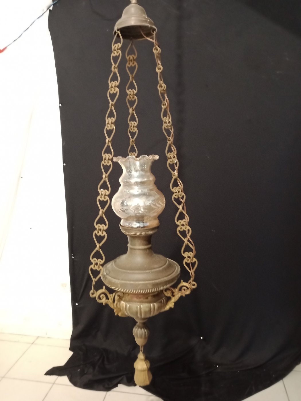 Lampadario Vintage in Rame e Ottone con Vetro - Un Pezzo di Storia Luminosa