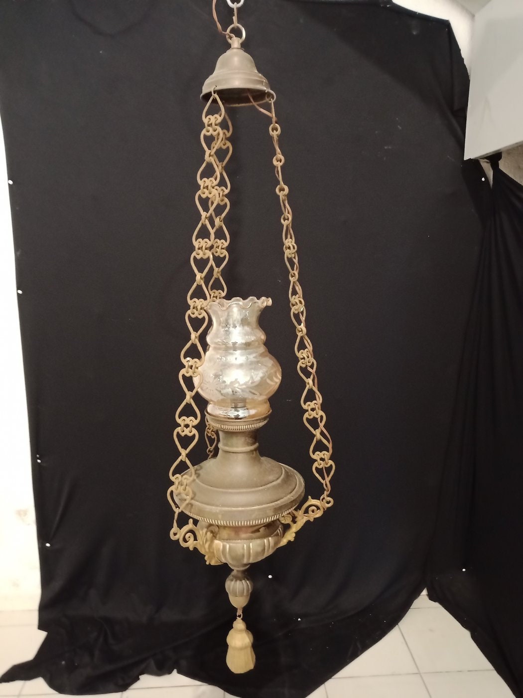 Lampadario Vintage in Rame e Ottone con Vetro - Un Pezzo di Storia Luminosa