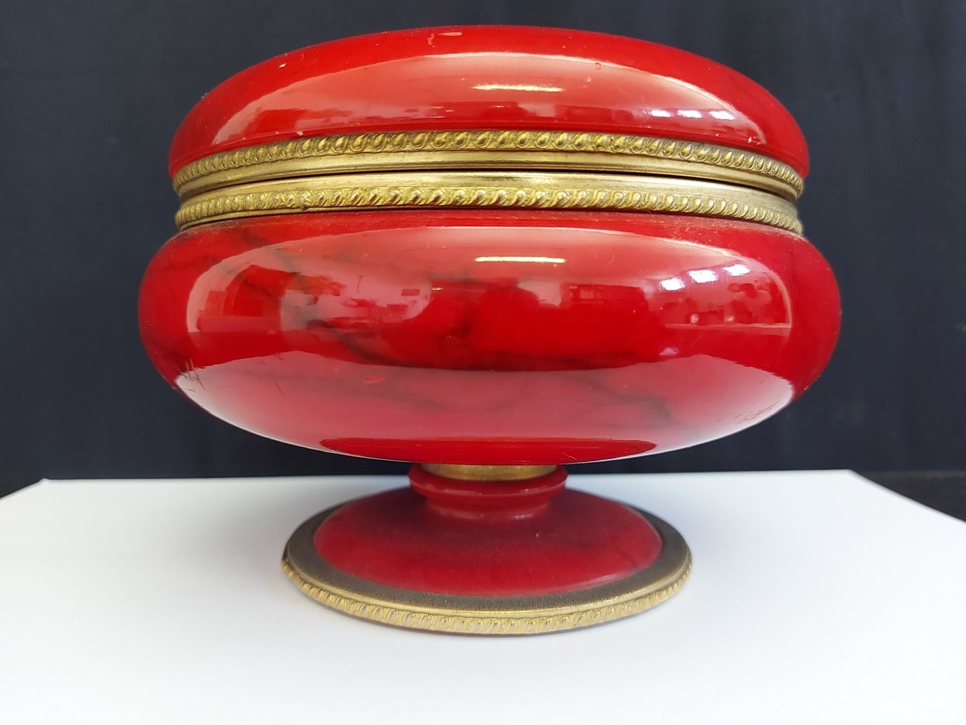 Scatola Porta Gioie Alabastro Ottone Rosso Made in Italy - Conserva e Proteggi i Tuoi Tesori - Artigianato Italiano di Qualità