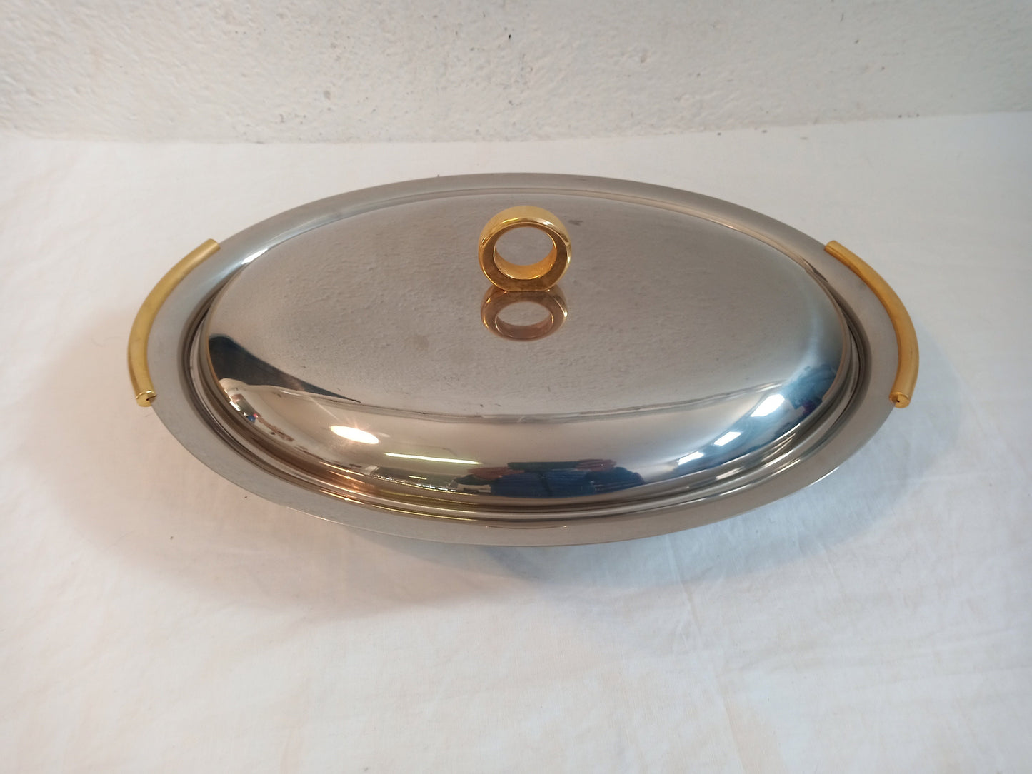 Zuppiera Ovale in Acciaio Inox 18/9 - Eleganza Italiana per Ogni Occasione