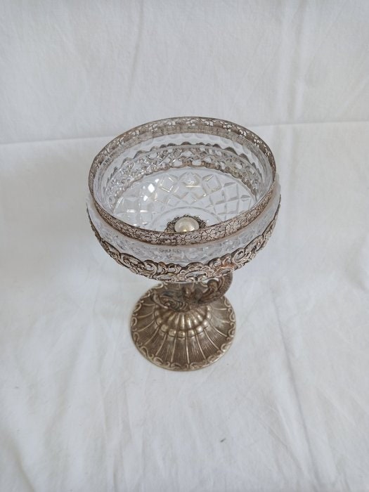 Antica Coppa in Argento 1000 con Base - Eleganza e Stile Intramontabile
