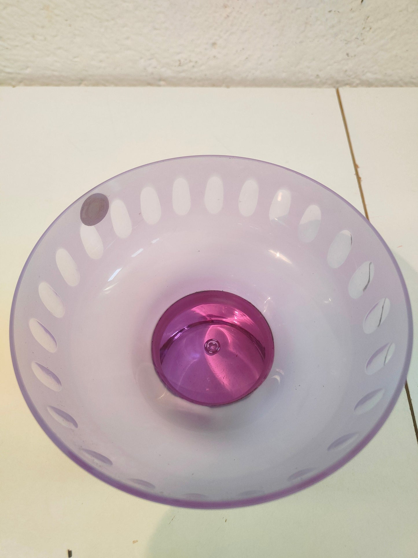 Coppa in Cristallo Viola con Base in Argento 800: Un Gioiello di Eleganza e Stile