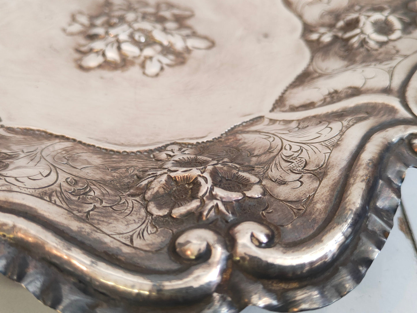 Centro Tavola in Argento Placcato Vintage con Incisioni Floreali