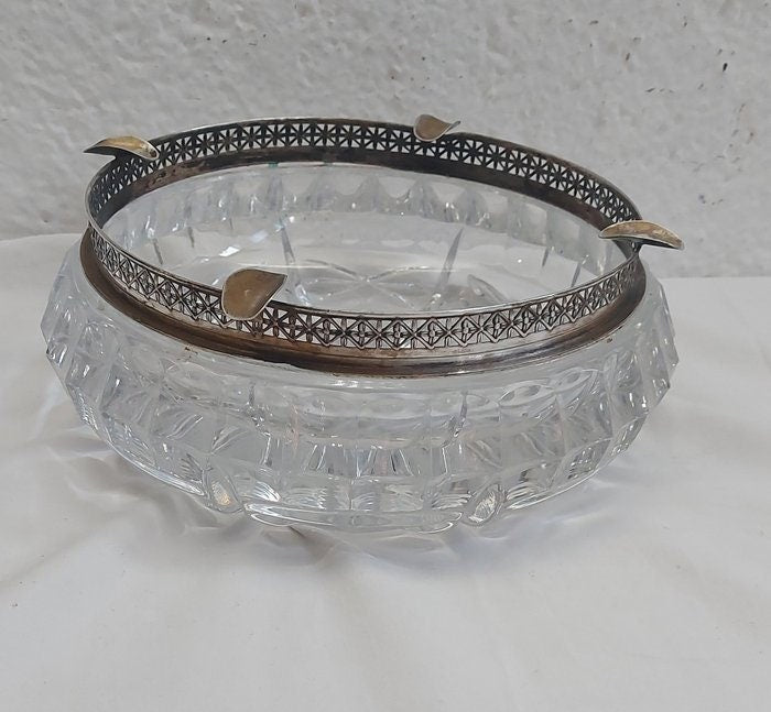 Bellissima Posacenere in Cristallo Art Nouveau Molato Anni 50/60 con Bordo in Argento 800