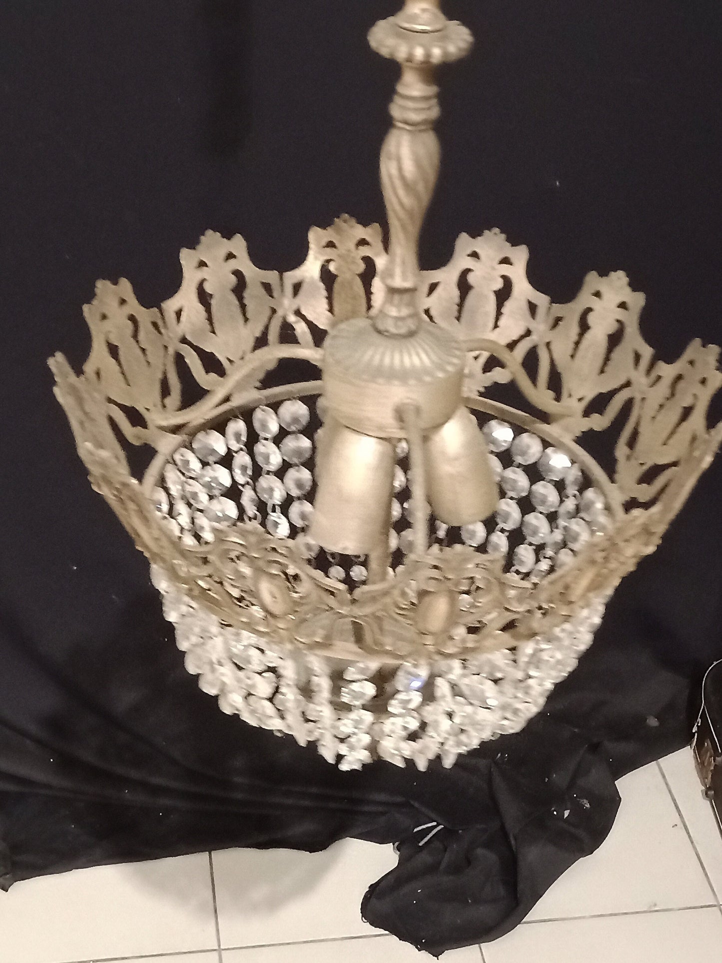Lampadario francese a tenda e borsa in ottone/bronzo con cristalli - Un vero colpo d'occhio!