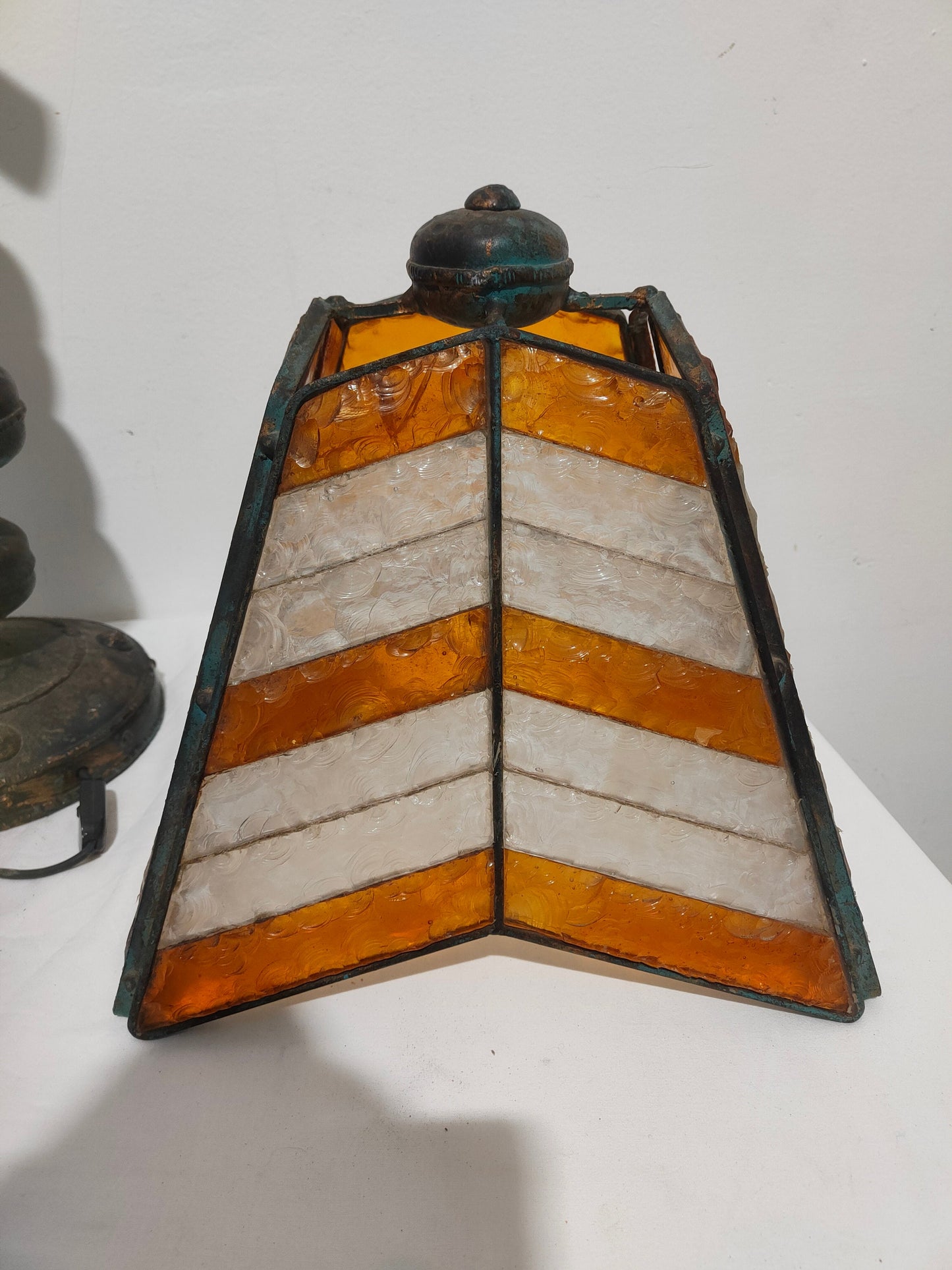 Lampada da Tavolo Brutalista Longobard Anni '70: Un Pezzo Unico per Arredare con Stile