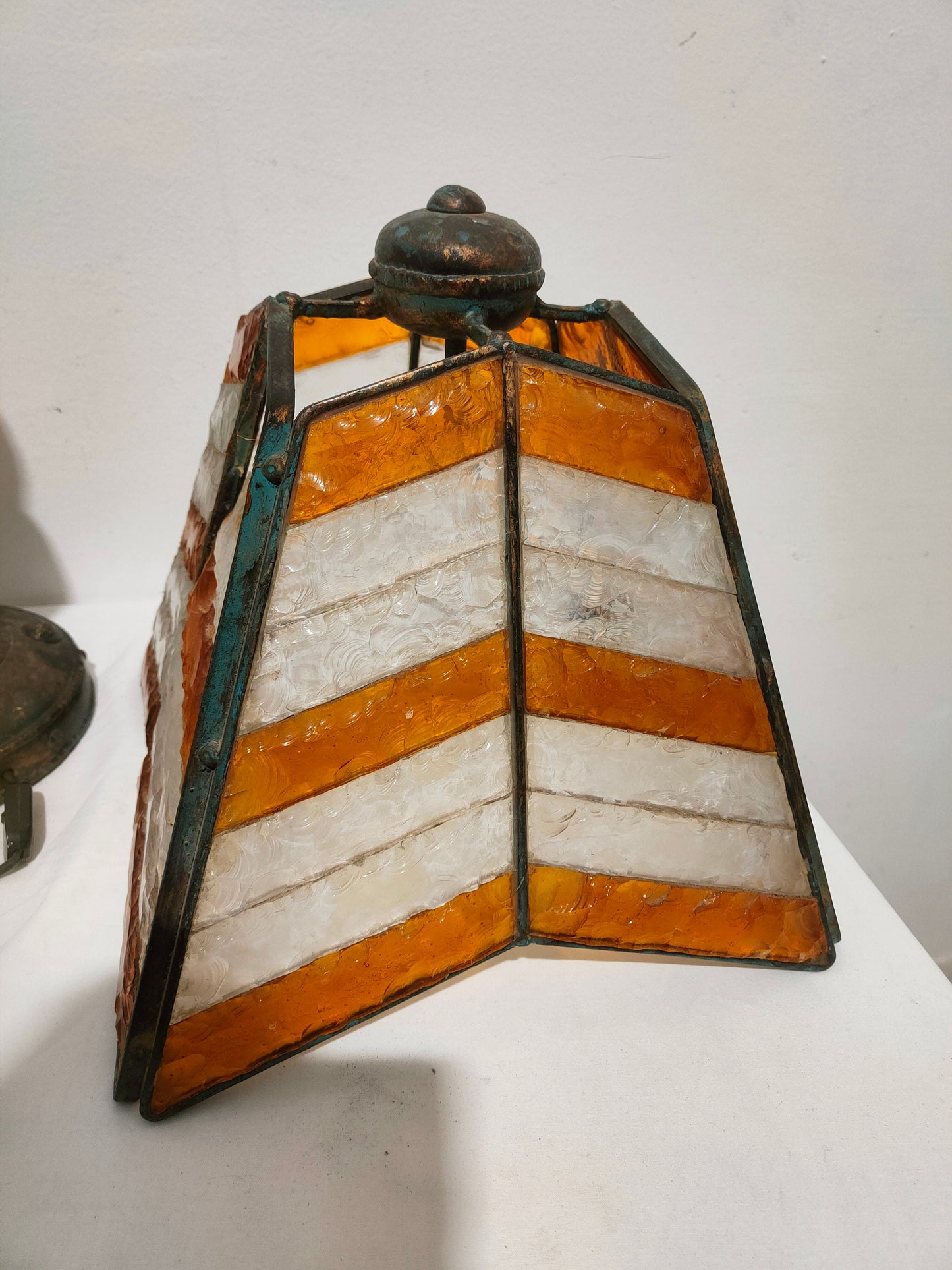Lampada da Tavolo Brutalista Longobard Anni '70: Un Pezzo Unico per Arredare con Stile