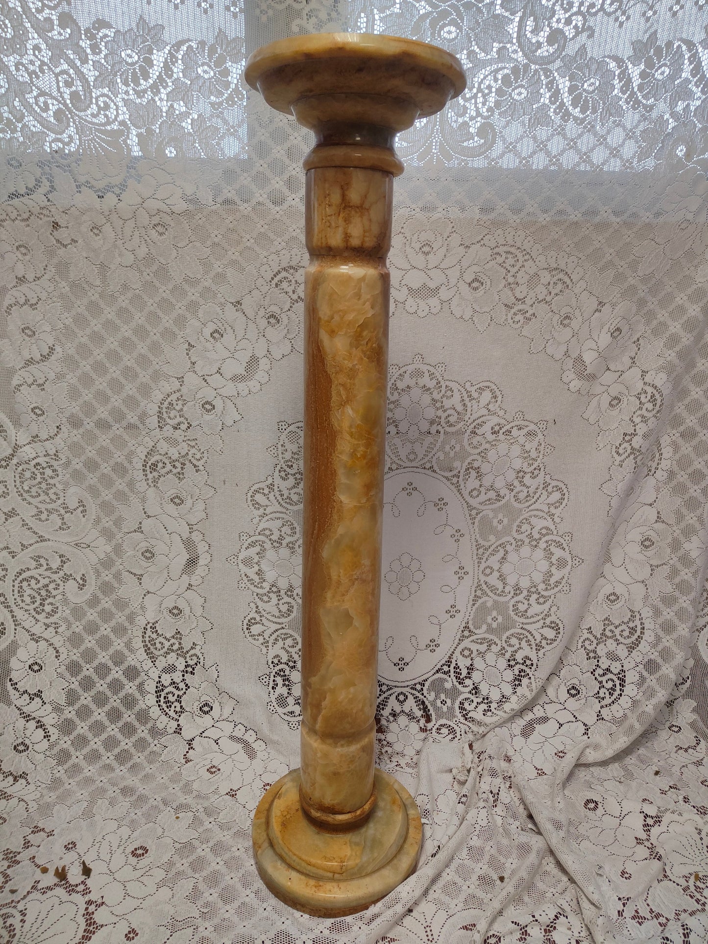 Colonna Unica in Marmo Italiano per Interni ed Esterni: Capolavoro di Eleganza e Design