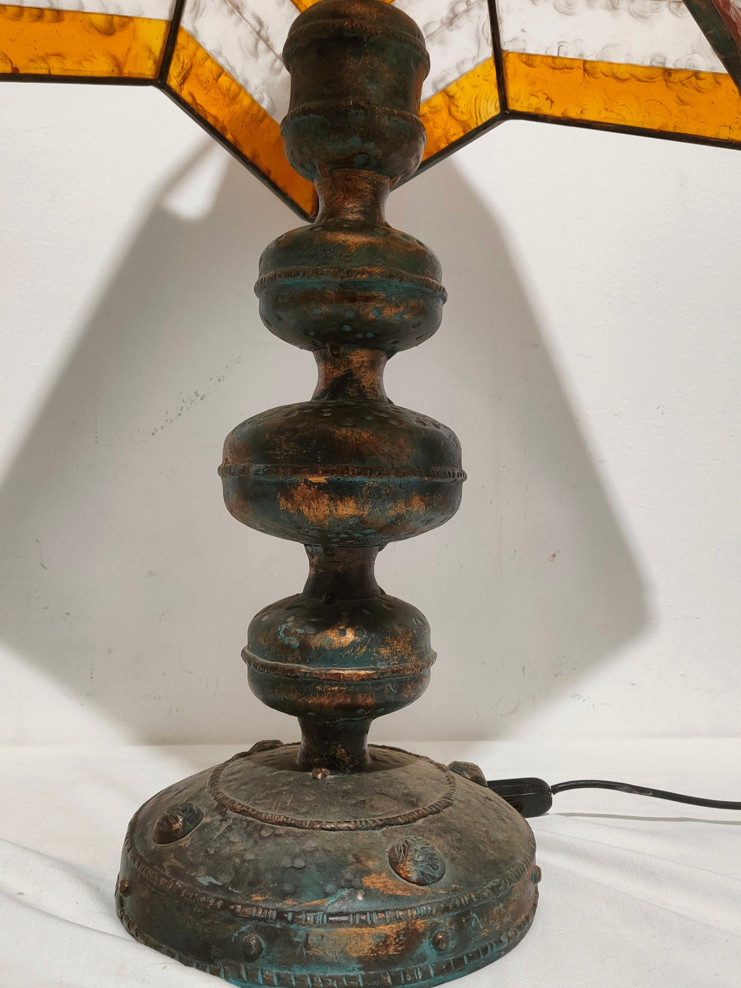 Lampada da Tavolo Brutalista Longobard Anni '70: Un Pezzo Unico per Arredare con Stile