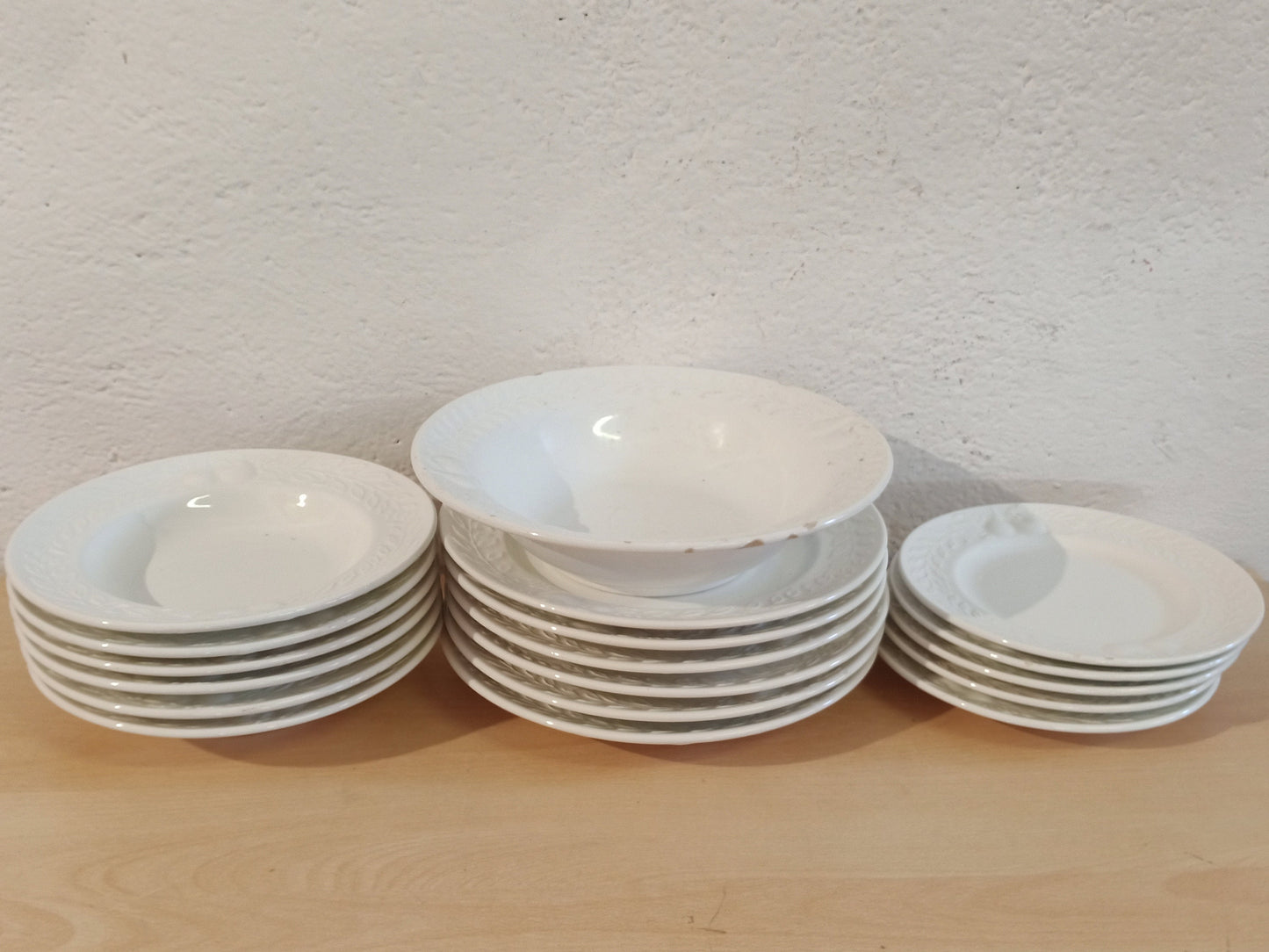 Servizio Piatti Vintage Crate & Barrel - Made in Italy - Fascino senza Tempo