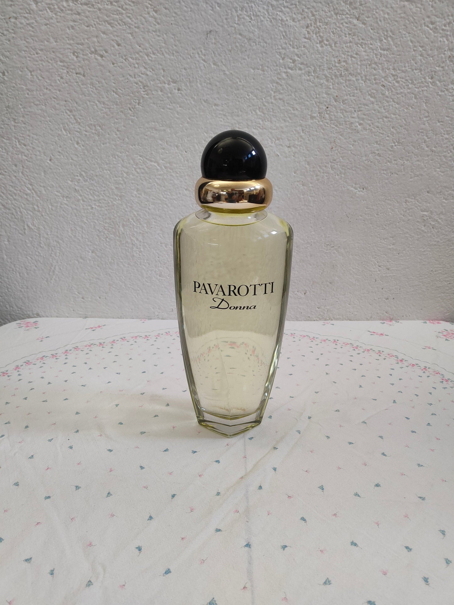 Profumo vintage Pavarotti da donna - Un'essenza senza tempo per donne eleganti