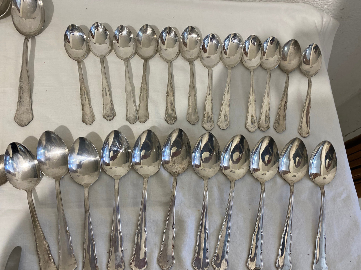 Eleganti Posate per Nozze: Un Regalo di Classe per una Tavola Inimitabile (2 Servizi in Unica Scatola)