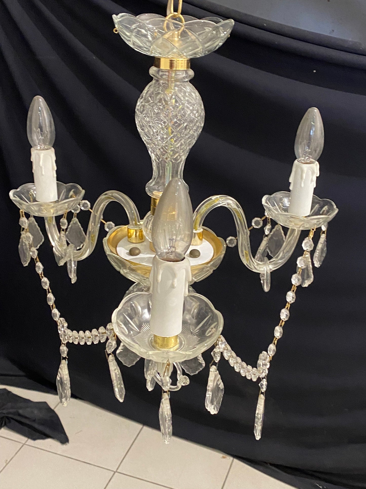 Splendido Lampadario in Vetro di Murano Gabbia di Cristallo 3 Luci - Un'Illuminazione Raffinata e Artigianale