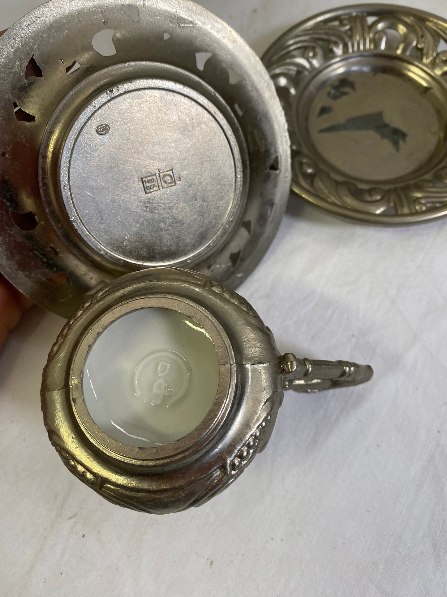 Servizio Caffè Vintage per 12 in Ceramica e Peltro con Zuccheriera: Un Tocco di Eleganza Intramontabile per la Tua Tavola
