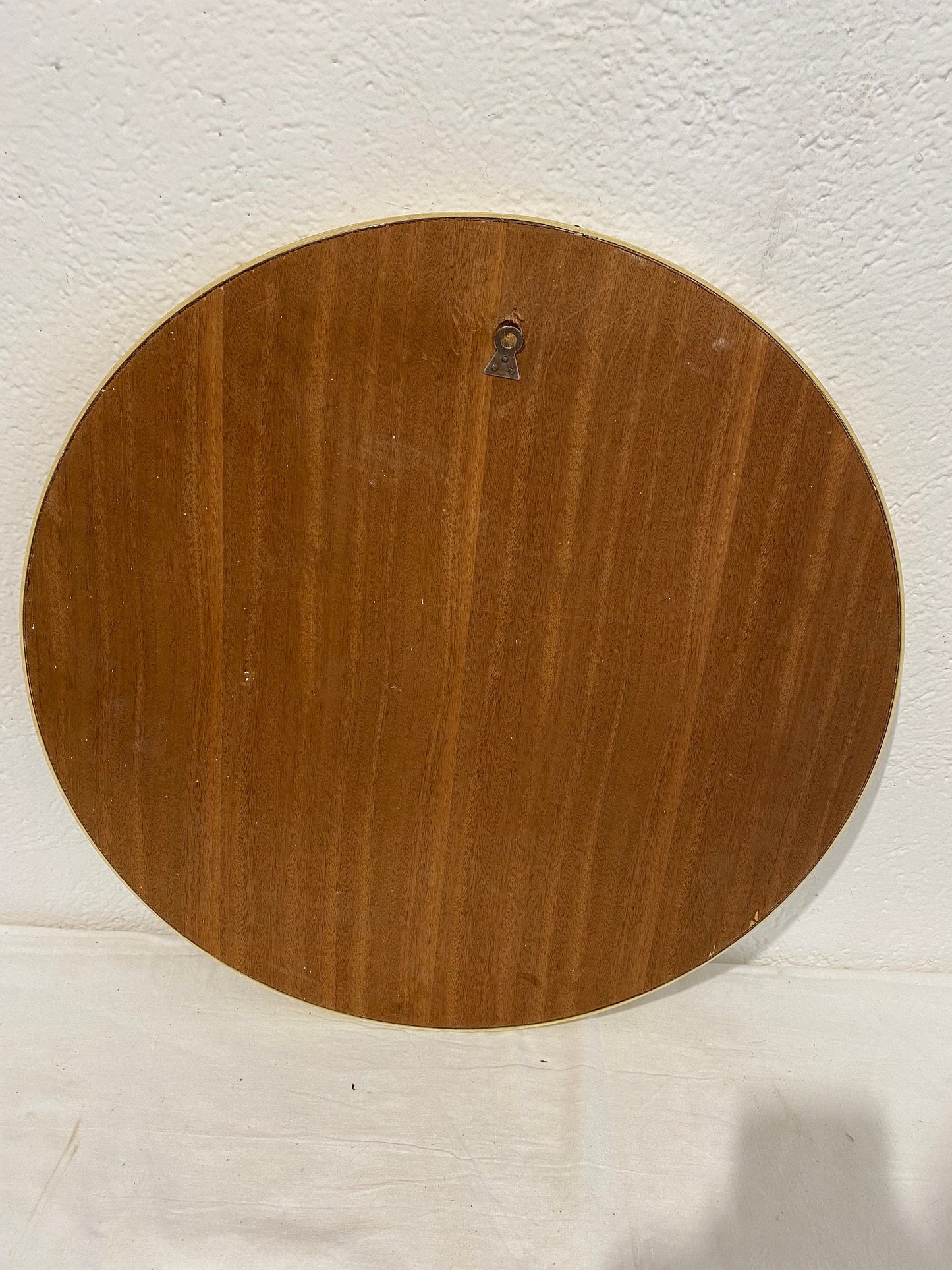 Specchio vintage rotondo in plastica e legno di teak (58 cm di diametro)