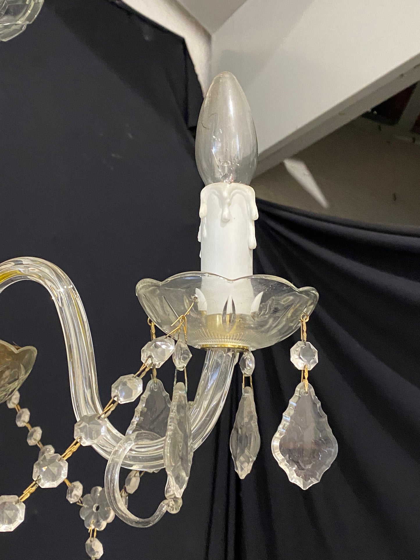 Splendido Lampadario in Vetro di Murano Gabbia di Cristallo 3 Luci - Un'Illuminazione Raffinata e Artigianale