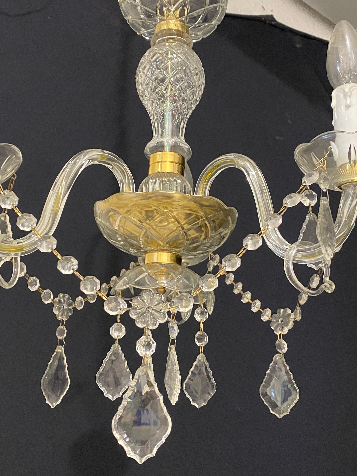 Splendido Lampadario in Vetro di Murano Gabbia di Cristallo 3 Luci - Un'Illuminazione Raffinata e Artigianale