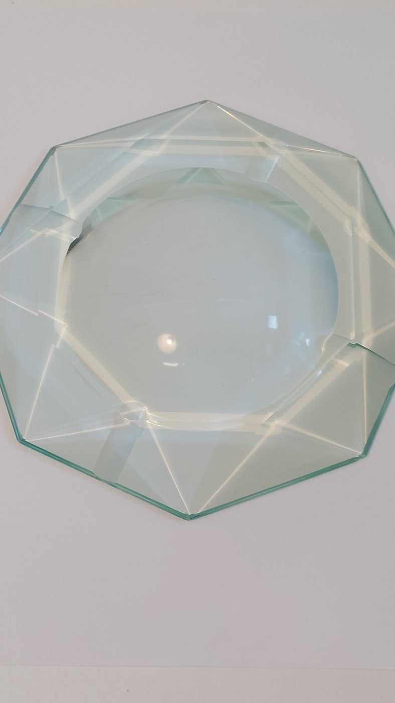 Posacenere in Vetro Verde Chiaro - Eleganza e Stile in un Design Ottagonale