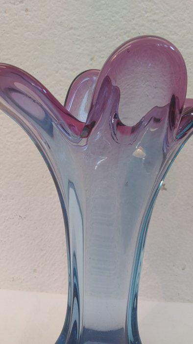 Vaso vintage in vetro soffiato anni '60/'70 blu e viola