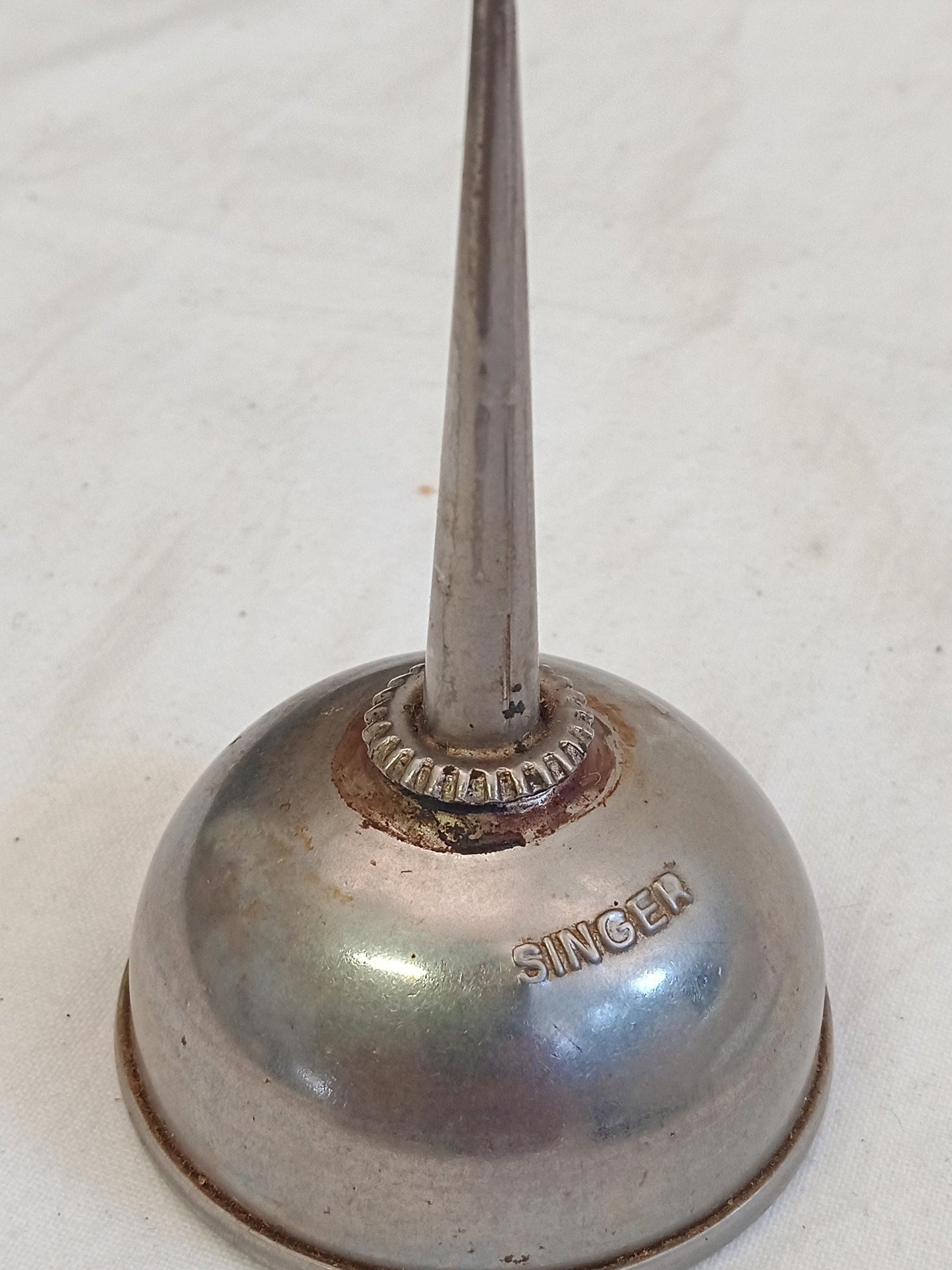 oliatore latta e due cacciaviti da cucito Singer vintage