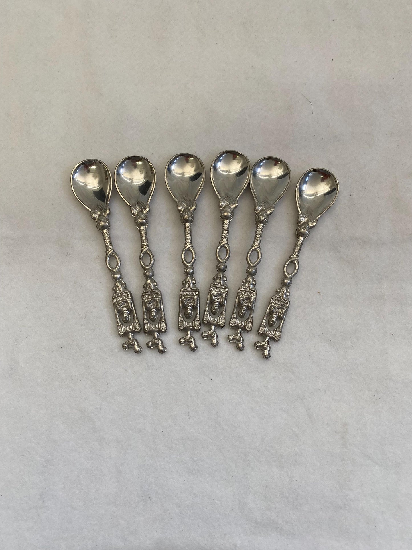 Cucchiaini in Peltro Argentato con Manici Decorati 12 cm - Eleganza e Tradizione per la Tua Tavola