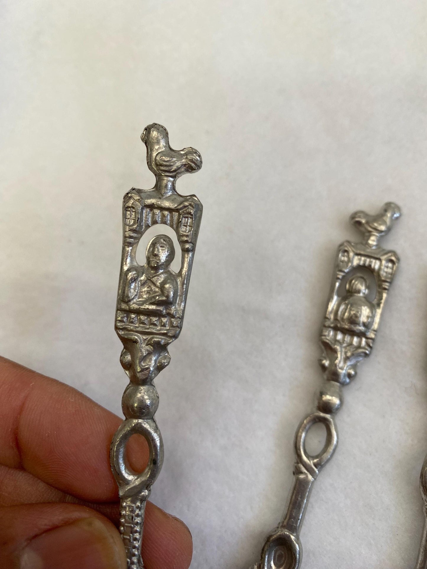 Cucchiaini in Peltro Argentato con Manici Decorati 12 cm - Eleganza e Tradizione per la Tua Tavola