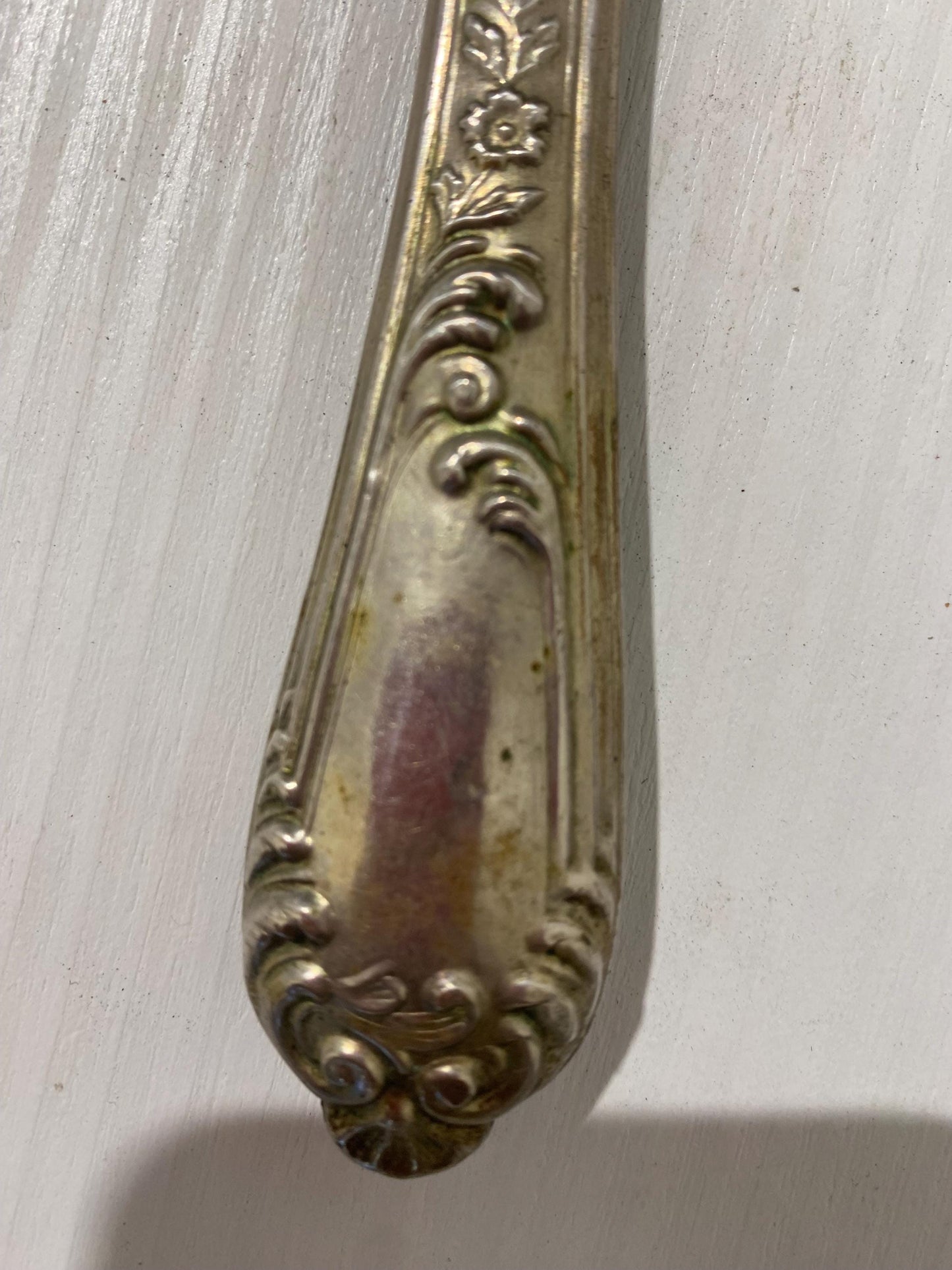 Coltello Vintage Lama in Ottone e Manico in Argento 800 Lavorato - Un Pezzo Unico per la Tua Collezione