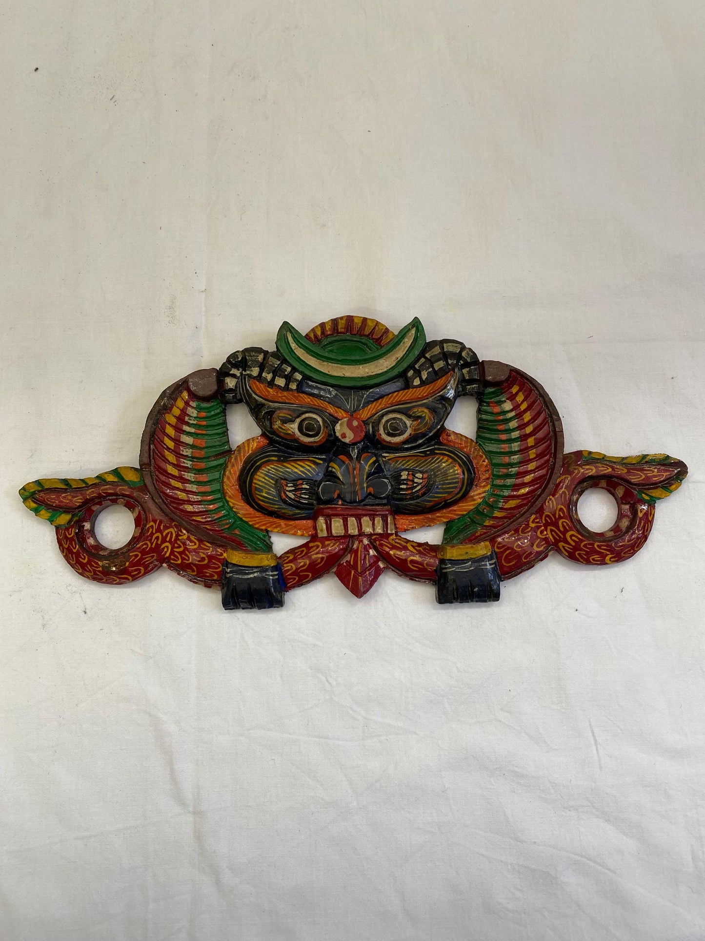 Maschera Tribale Tradizionale in Legno - Maschera del Diavolo dello Sri Lanka per Appendere a Parete - Colori Giallo e Rosso